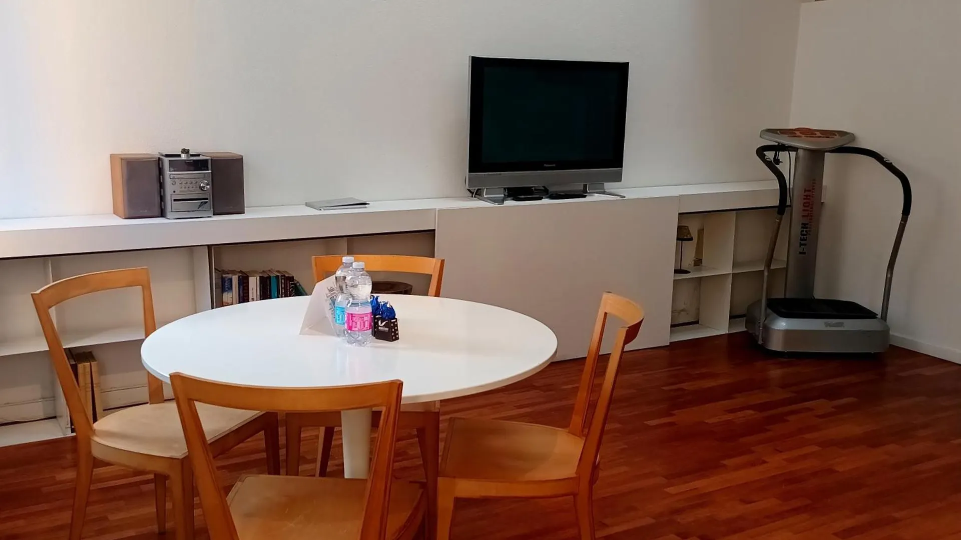 Prime College Apartment Bologna Italy