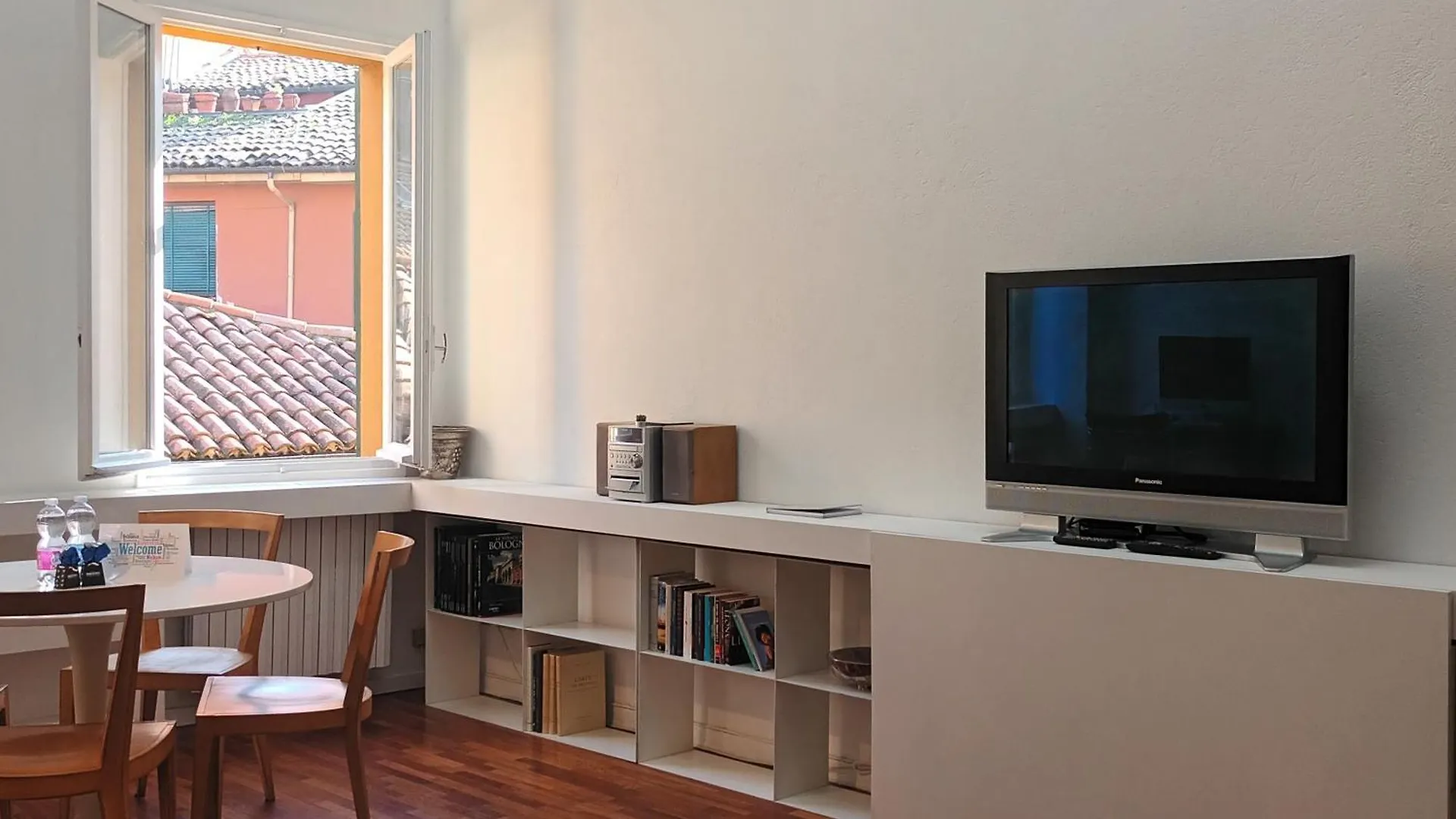 Prime College Apartment Bologna Italy